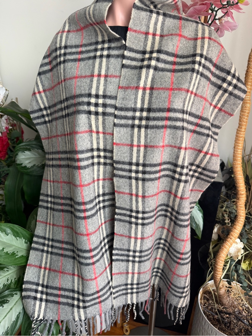 Burberry London Lambwool Throw/ Shawl Scarf. - Picture 2 of 14